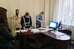 Мільярдні збитки на дорогах: владу рідного міста Зеленського підозрюють у розкраданні (відео)