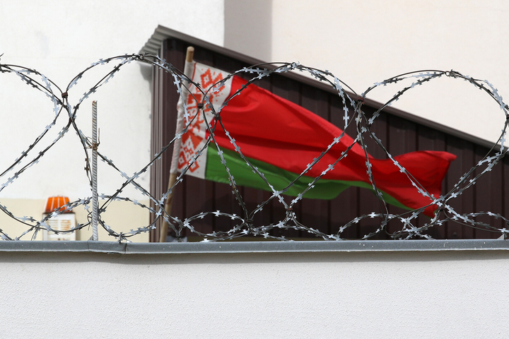 За призывы к санкциям в Беларуси можно будет сесть на 12 лет. Лукашенко подписал закон