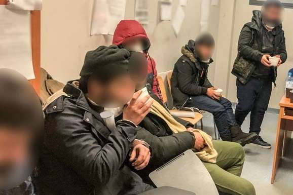 У Польщі затримали українця, який перевозив мігрантів