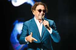 Російського співака, з яким Лобода збиралася зустрічати Новий рік, забрали до психлікарні