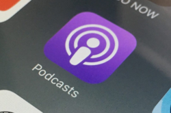  Самые популярные подкасты на английском языке от Apple 