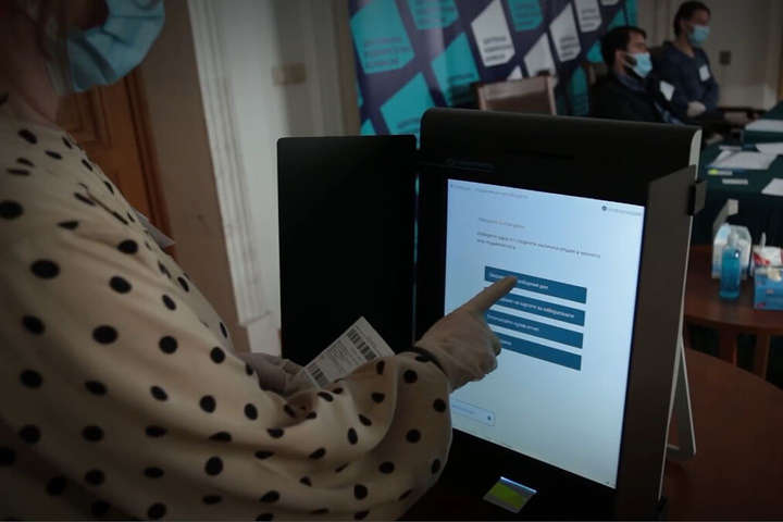 Корнієнко допустив машинне голосування на виборах та назвав вартість «експерименту»