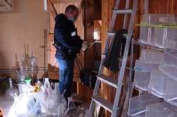 Наркотики носили ведрами. В Киеве поймали крупных наркодельцов (видео)