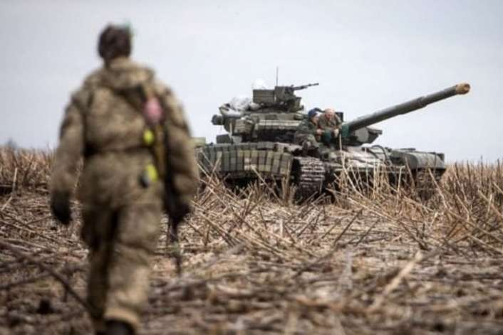 На востоке Украины погиб военный