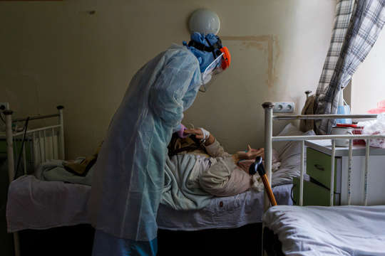 В інфекційних відділеннях зайняті 38% ліжок - На Київщині зменшується завантаженість коронавірусних лікарень