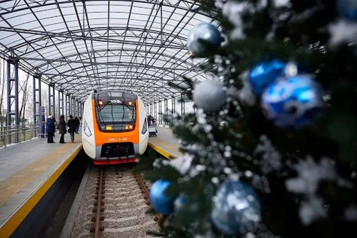 «Укрзалізниця» призначила шість додаткових поїздів на новорічні свята (графік)