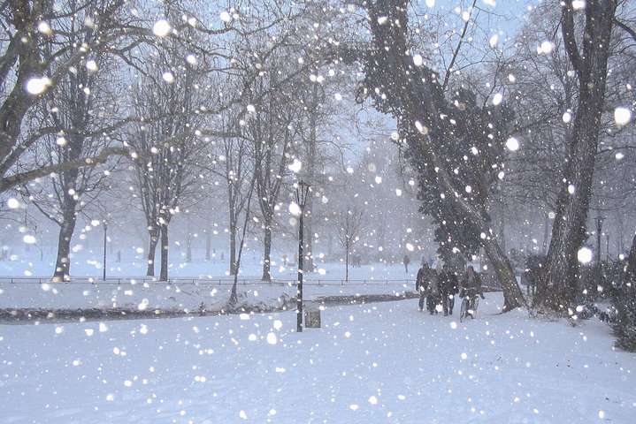 Похолодає і сніжитиме: прогноз погоди на 18 грудня в Україні
