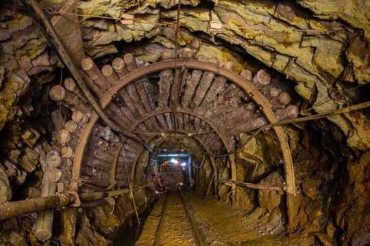 На Львівщині у шахті стався обвал: загинув гірник 