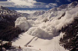 У найближчі дні в Карпатах можливе небезпечне сходження лавин 