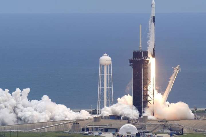 SpaceX запустила на орбіту ще 52 супутники Starlink (відео)