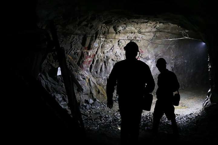 У Росії сталася аварія на шахті, в якій перебувало близько 140 гірників