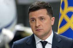 Закон об олигархах нужен Зеленскому, чтобы прекратить критику на телеканалах – Financial Times