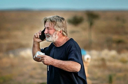 Смерть украинки на съемках в США: отец Хатчинс не понимает заявления Болдуина