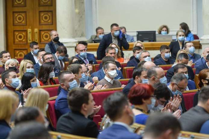 Більшість українців підтримують розпуск Верховної Ради і уряду