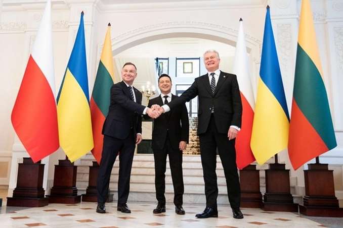 Президенти Польщі та Литви приїхали в Карпати до Зеленського (фото)