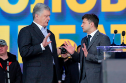 «Люди понимают, что происходит». Зеленский впервые прокомментировал подозрение Порошенко 