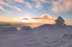 У Карпатах намело метр снігу (фото)