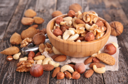 Как употреблять орехи с пользой для здоровья: рекомендации диетолога