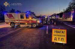 Смертельна ДТП на трасі Київ-Одеса: загинула водійка ВАЗа (фото)