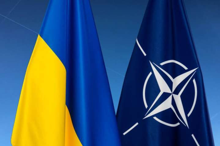 Украина хочет принять участие в саммите НАТО в 2022 году 