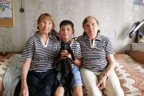 Сестри із Чернівців встановили рекорд як найстарші в Україні жінки-близнючки