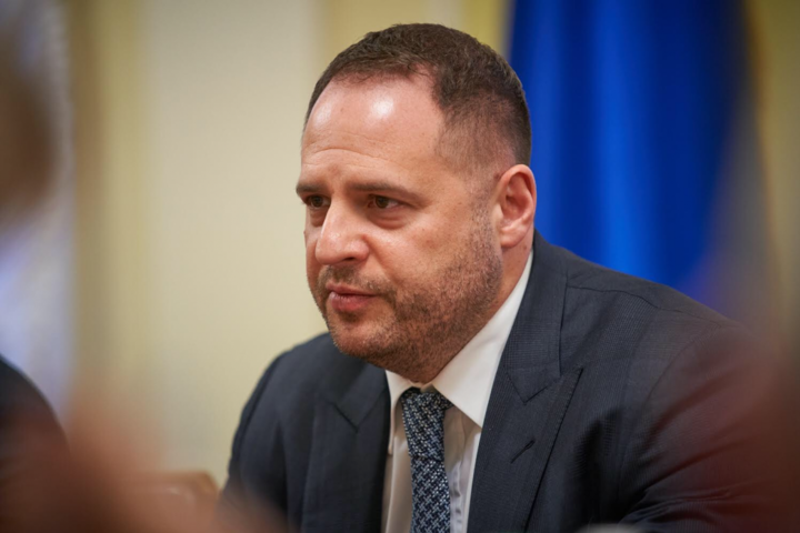 Єрмак, попри Указ президента, прокоментував заяву контактної групи щодо ситуації на Донбасі