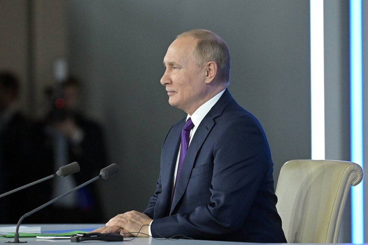 «Будем кричать». Путин на конференции изолировался от журналистов (видео)
