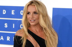 Бритни Спирс впервые за многие годы порадовала поклонников своим пением (видео)