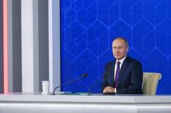 «Будемо кричати». Путін на конференції ізолювався від журналістів (відео)