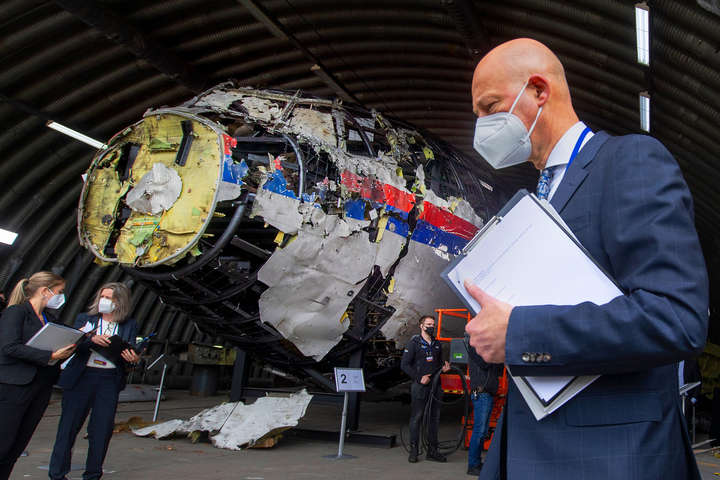 Російській парі, яка розкрила деталі про справу MH17, Нідерланди надали притулок