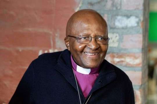 Помер лауреат Нобелівської премії миру, який боровся з расовою дискримінацією у Південній Африці