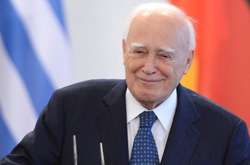 Каролос Пупульяс 10 років був главою Греції