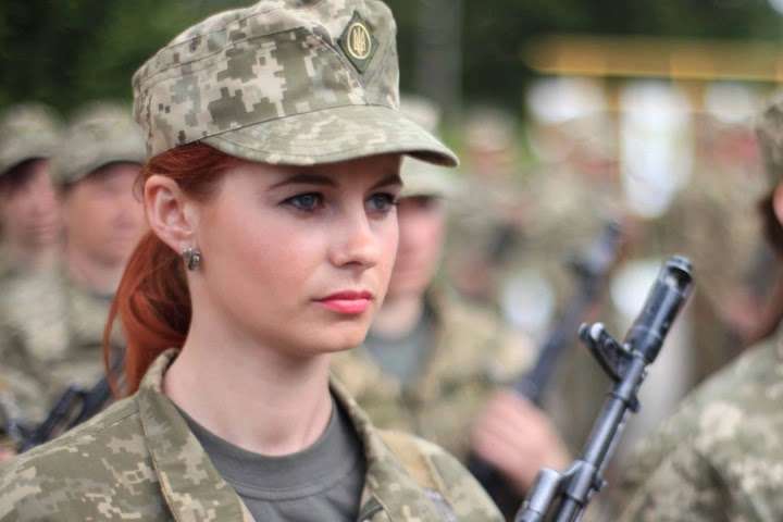 Комісар пояснив, навіщо жінок візьмуть на військовий облік
