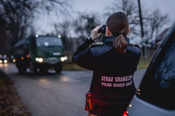 Мігранти із камінням форсували польський кордон з боку Білорусі