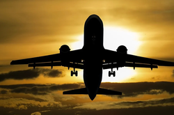  Компании вынуждены отменять полеты из-за массового инфицирования персонала 