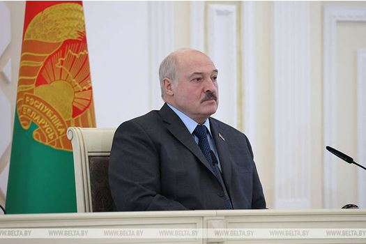Лукашенко прибирає з конституції Білорусі без’ядерний та нейтральний статус 