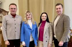 Скандал с декольте. В соцсетях обсуждают новое фото Садового