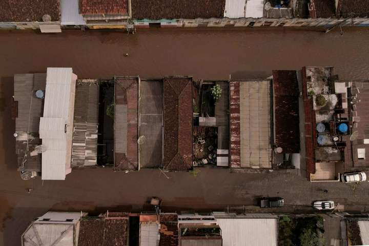 Повінь у Бразилії: стихія руйнує міста, померло 18 людей (фото)