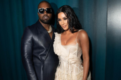  Канье до сих пор называет Ким своей женой, поскольку официально они не разведены 