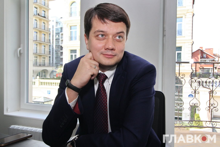 Руководство «Слуги народа» рассказало, что светит Разумкову в следующем году