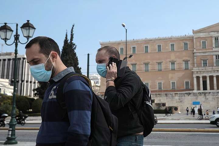Греція вводить новорічний карантин, щоб стримати штам «Омікрон»