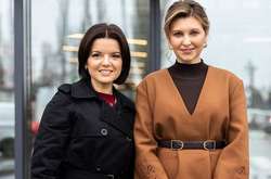 Зеленская в костюме из «Служебного романа» сходила за продуктами (фото) 