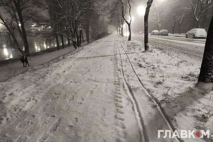Ожеледиця та мокрий сніг: прогноз погоди в Україні на 29 грудня