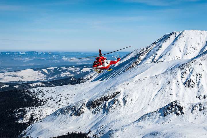 У польських Татрах гелікоптером врятували українку, яка застрягла в горах