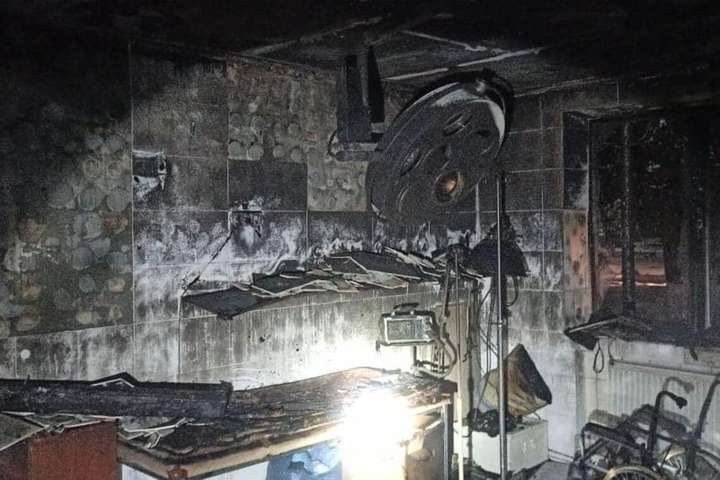 Смертельну пожежу в лікарні на Прикарпатті могла спричинити заупокійна свічка