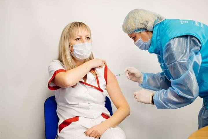 Центр общественного здоровья назвал количество украинцев, имеющих противопоказания к вакцинации 