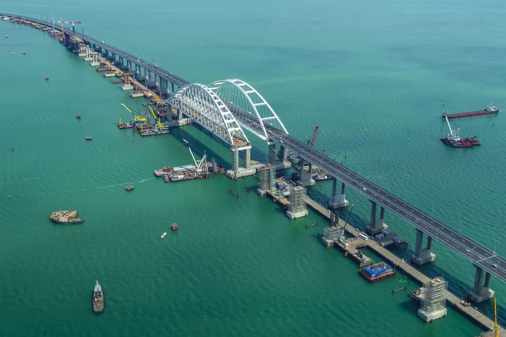 Правительство передало СНБО санкции из-за строительства Крымского моста