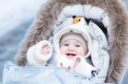 Как правильно гулять с младенцем в морозную погоду? Советы медика