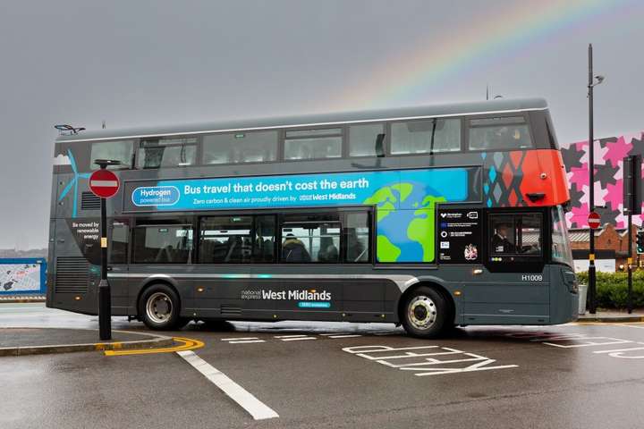 Бірмінгем отримав 20 двоповерхових автобусів на водневих паливних елементах