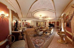 Собственный лифт и золото на стенах. Какую квартиру в Киеве предлагают за $4,4 млн (фото)